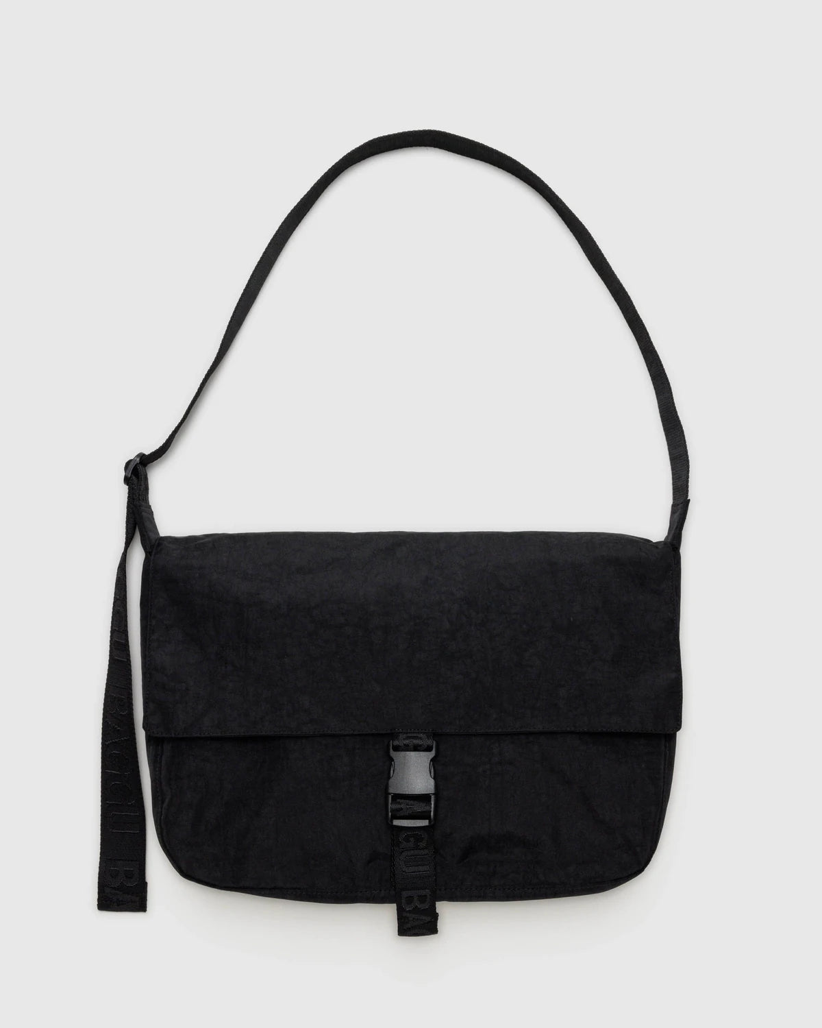 nylon-messenger-bag-black