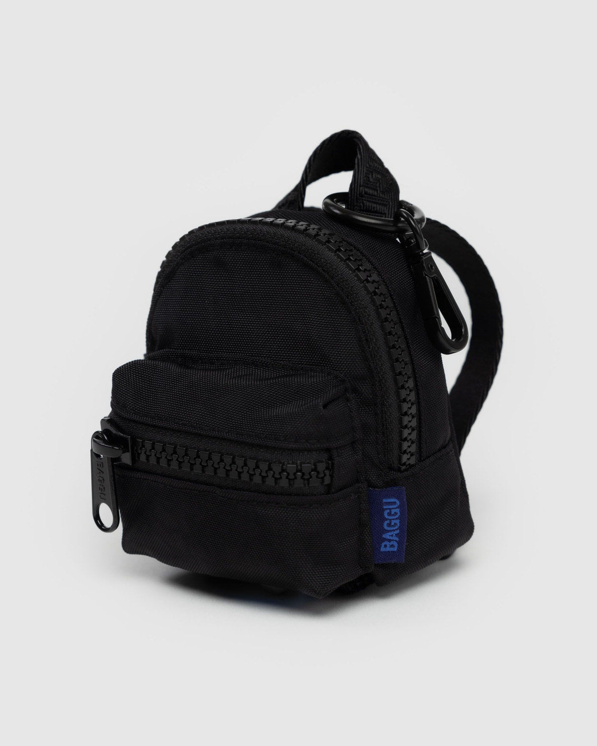 backpack-charm-black